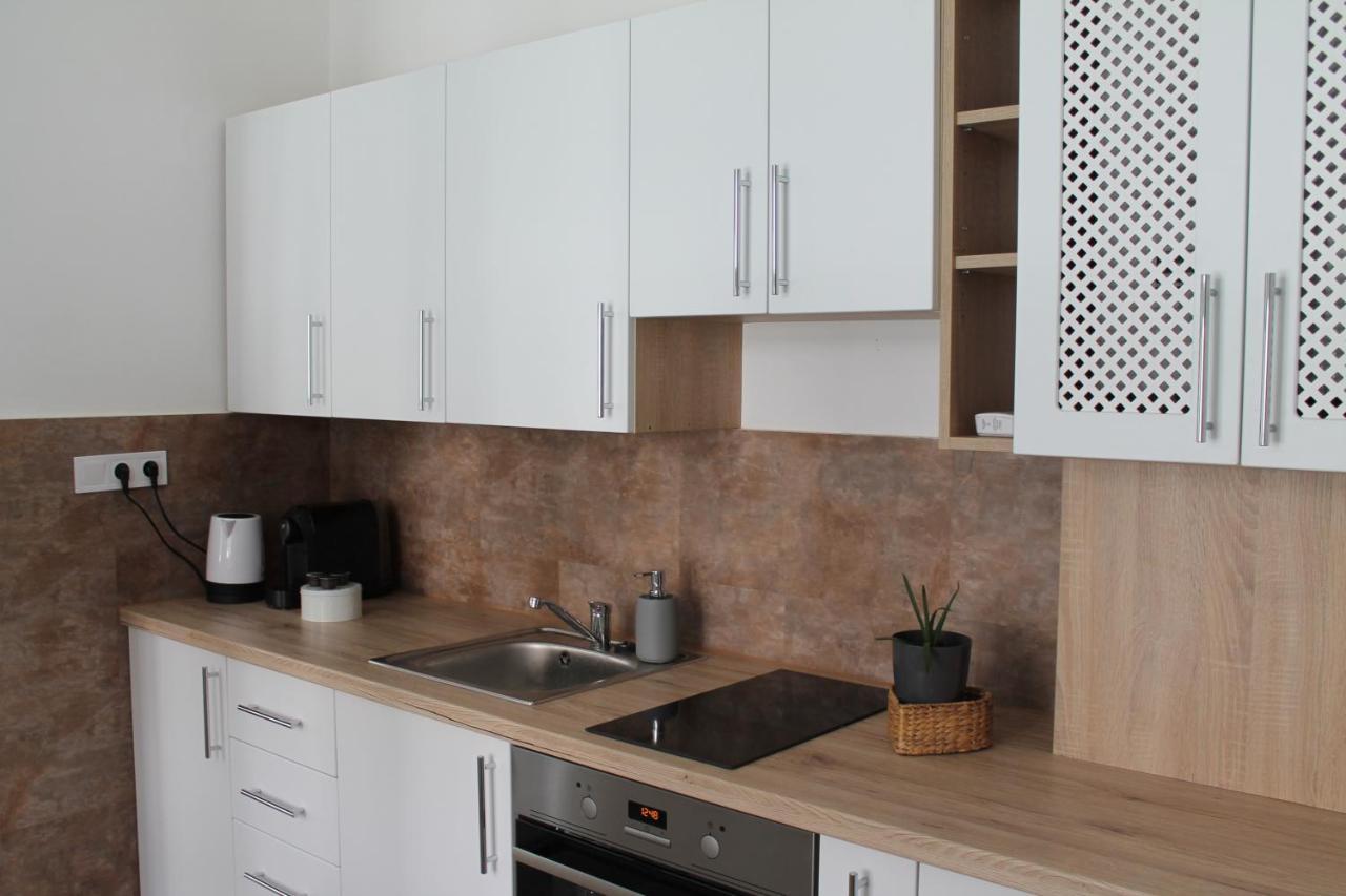 Zwinger Apartman Sopron Bagian luar foto